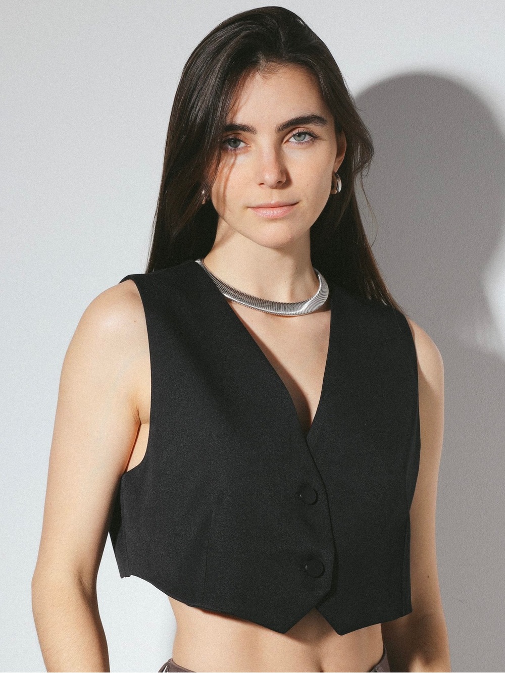 Black Sleeveless Cropped Vest